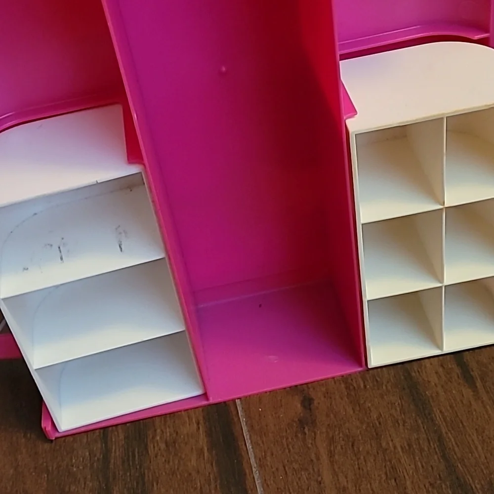 Barbie Vintage Vanity Closet - Picture 11 of 13